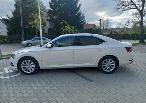 Skoda Superb cena 85900 przebieg: 178000, rok produkcji 2020 z Warszawa małe 781